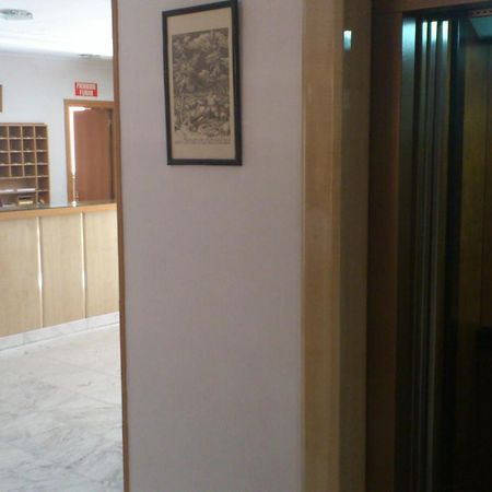 Hostal Juanito Mostoles Buitenkant foto