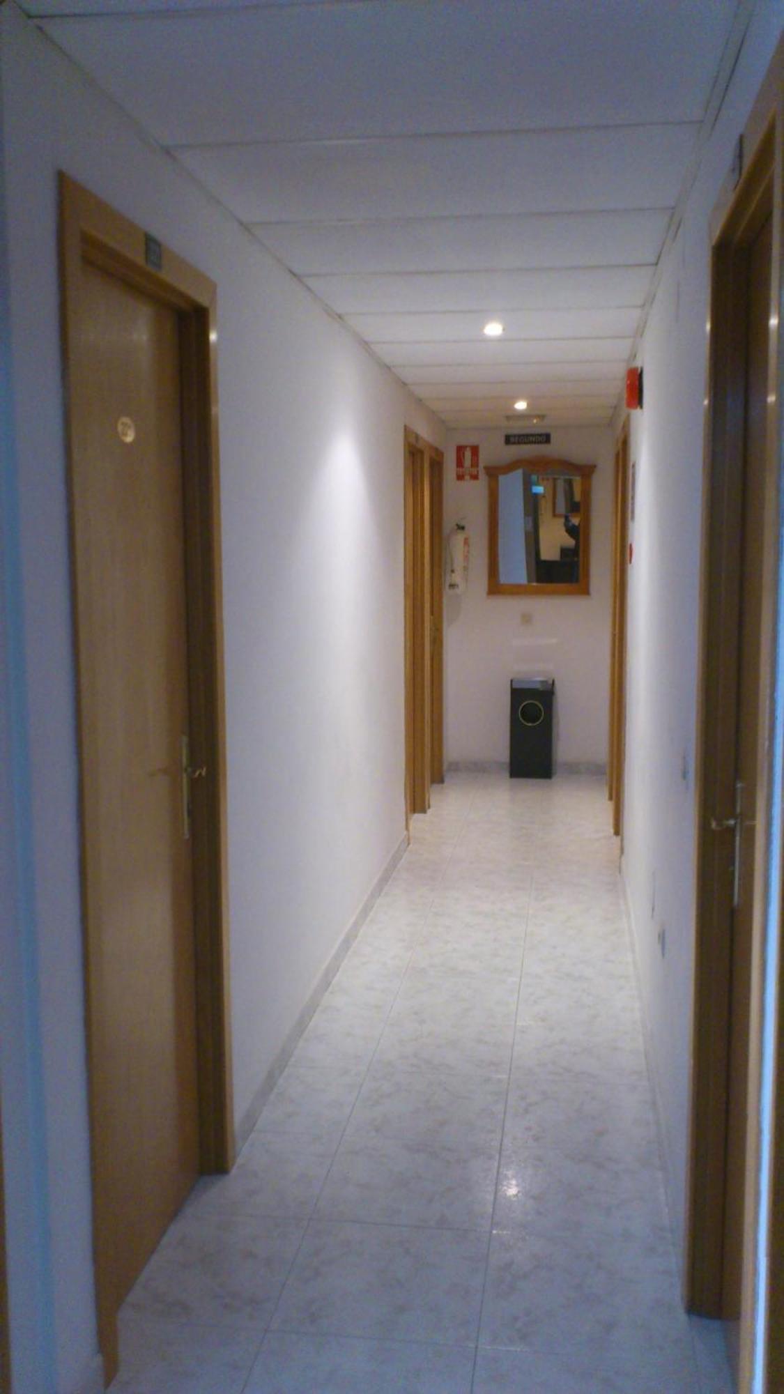 Hostal Juanito Mostoles Buitenkant foto