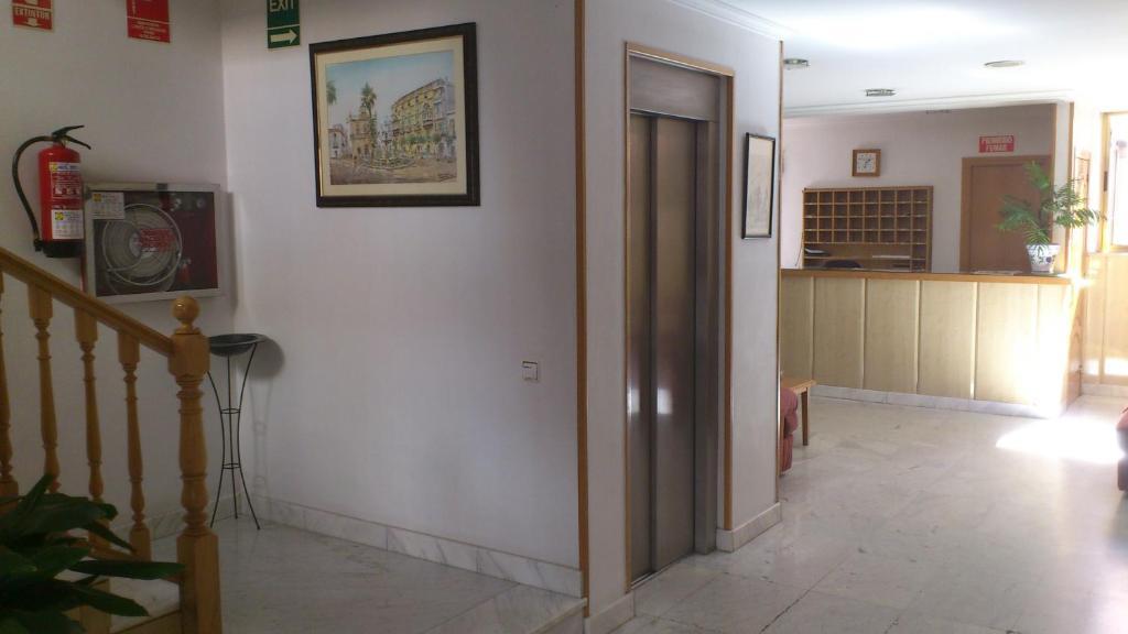 Hostal Juanito Mostoles Buitenkant foto